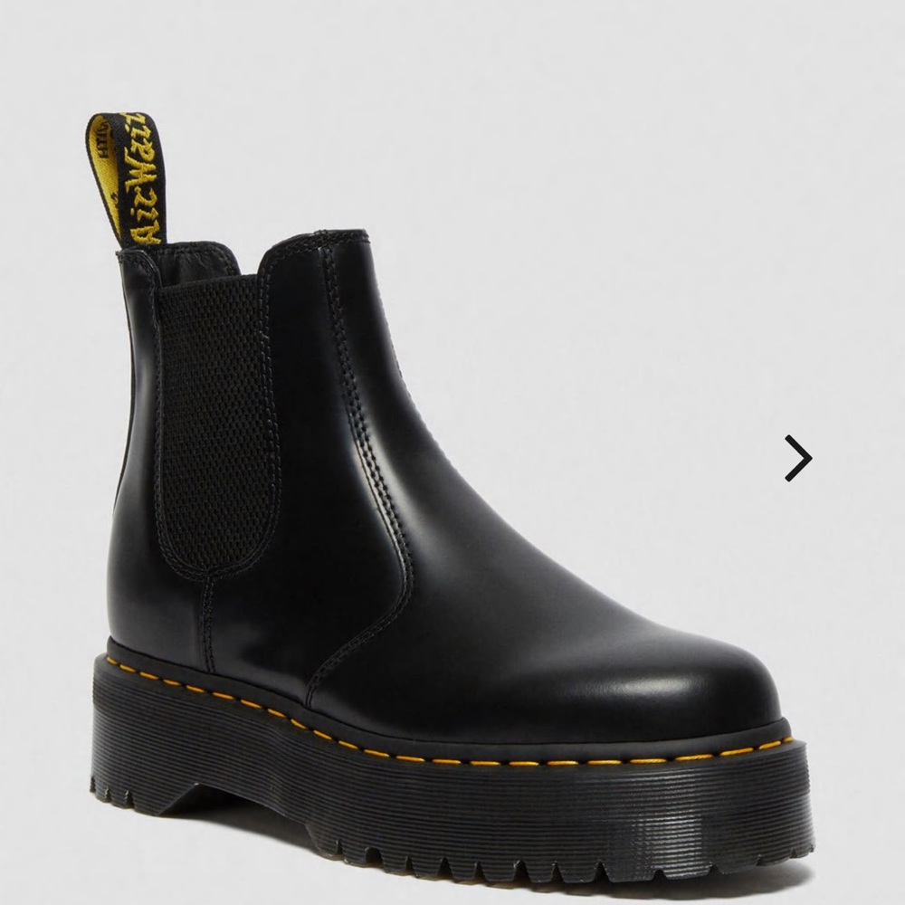 COPY - Dr marten Chelsea quad platform boots